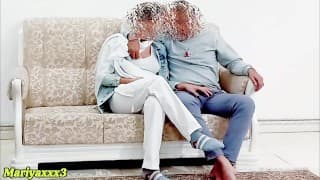 سکس طولانی با خدمتکار سکسی که اومده بود برای کار.چقدر حشری بود