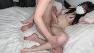 业余性朋友的抚摸和调情性爱......我以为这是与我的腹部内裤的粗暴内射性爱