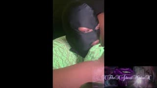 （蒙面熟女）绿色 PT4 的莫娜下巴