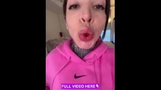 你的女巨人 Ashley 喜欢吃小熊软糖